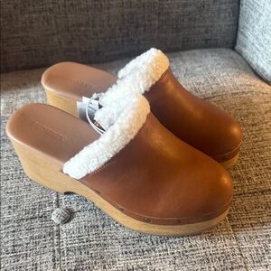 Old Navy Women's Brown and Cream Mules